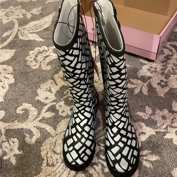 chic boho Rain Boots cape cod style htf print - Picture 2 of 4
